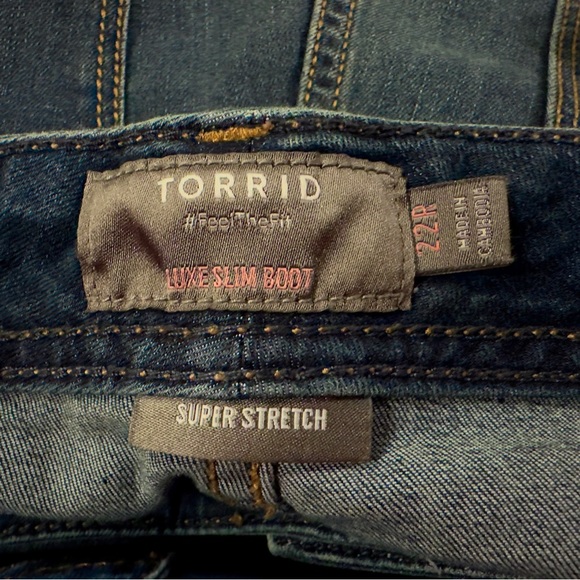 ❤️ TORRID, PLUS SIZE, mid-rise, luxe slim boot, super stretch blue jeans… - Picture 4 of 6